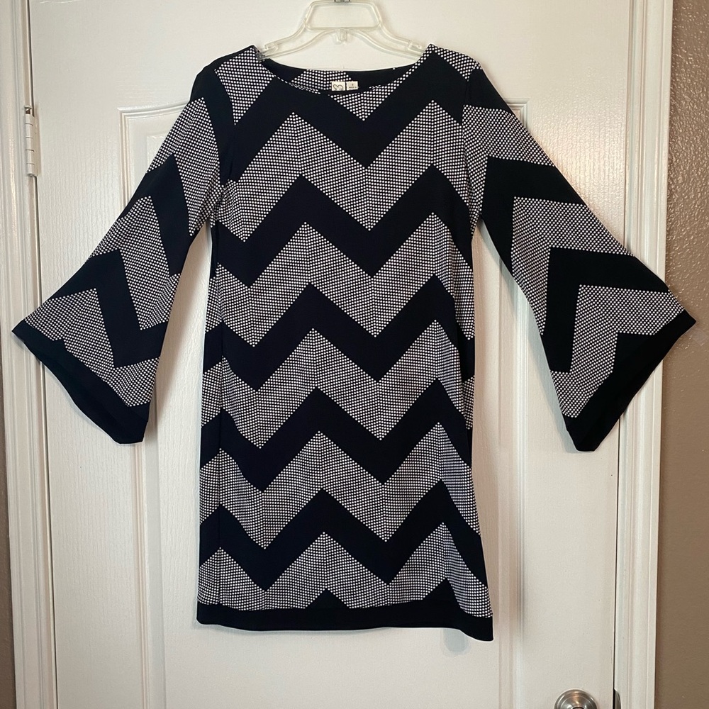 Black n white dress size small